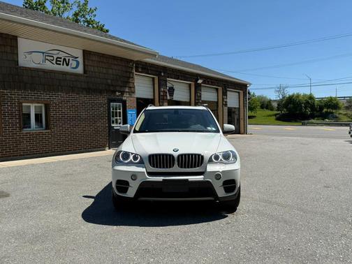 Alpine White 2012 BMW X5 xDrive50i