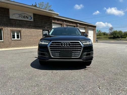 Black 2018 Audi Q7 3.0T Premium Plus