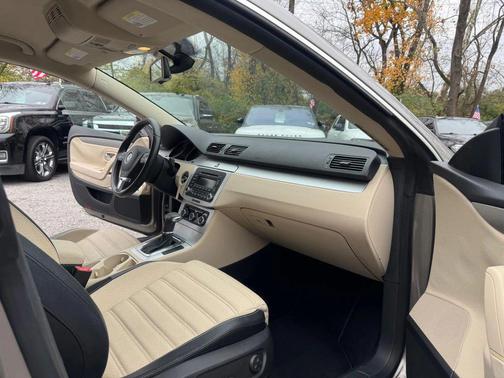 2009 Volkswagen CC Sport