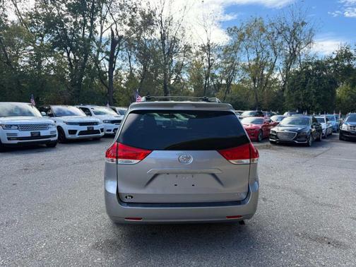 2012 Toyota Sienna LE