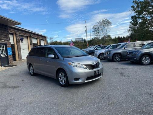 2012 Toyota Sienna LE