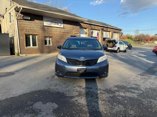 2015 Toyota Sienna L