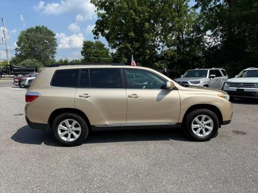 2012 Toyota Highlander SE