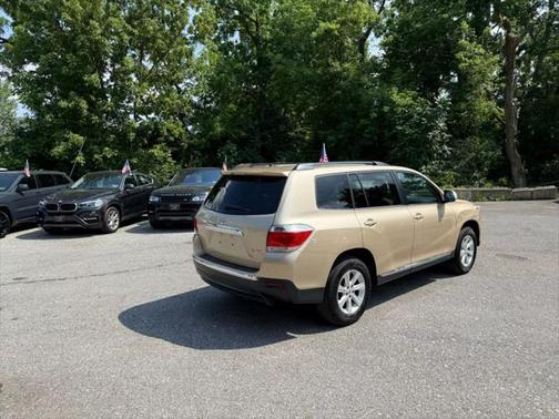 2012 Toyota Highlander SE