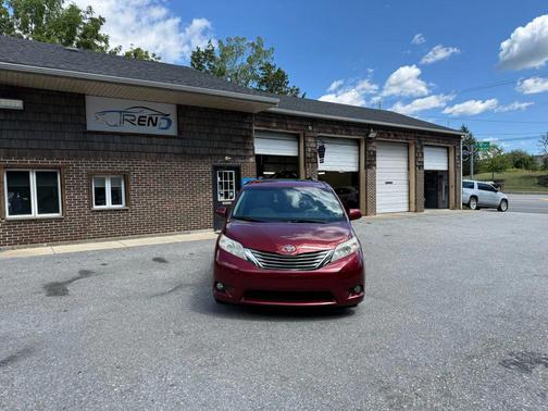 2013 Toyota Sienna XLE
