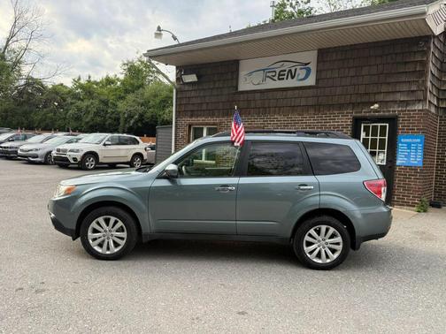 Blue 2012 Subaru Forester 2.5X Premium