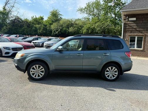 Blue 2012 Subaru Forester 2.5X Premium