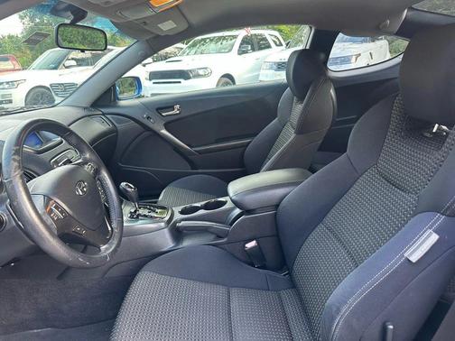 2011 Hyundai Genesis Coupe 2.0T