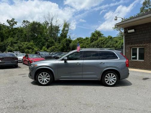 2016 Volvo XC90 T6 Momentum