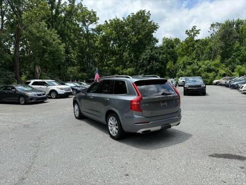 2016 Volvo XC90 T6 Momentum