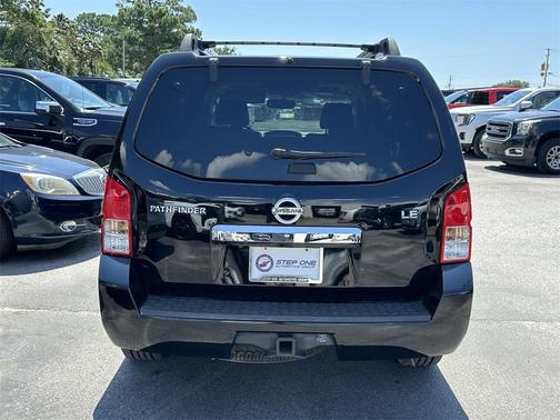 2009 Nissan Pathfinder LE