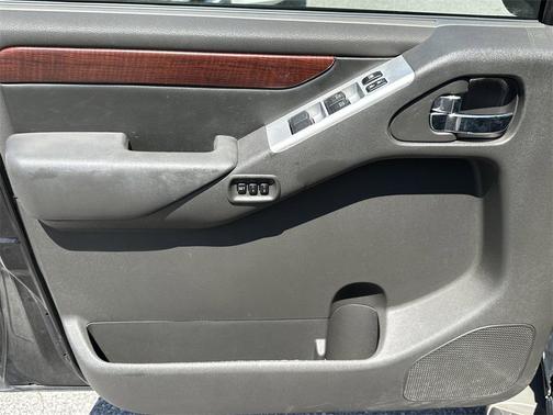 2009 Nissan Pathfinder LE