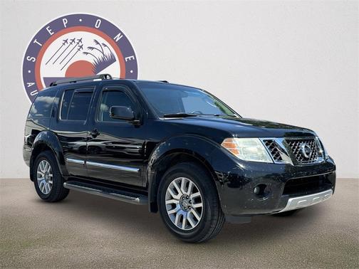2009 Nissan Pathfinder LE