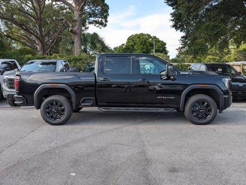 2025 GMC Sierra 2500 AT4