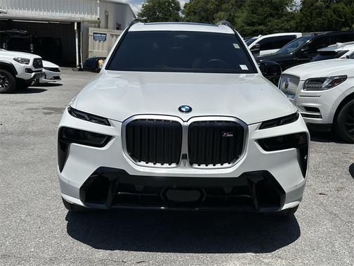 2025 BMW X7 M60i