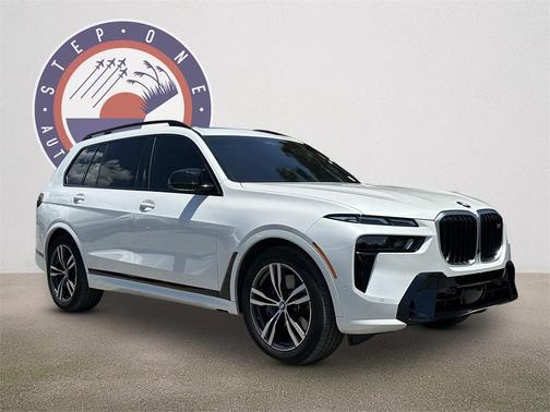 2025 BMW X7 M60i