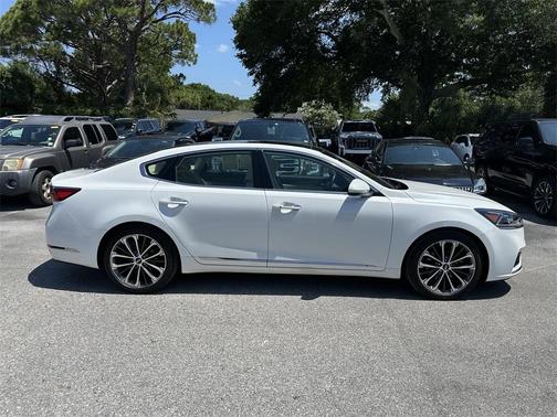 2018 Kia Cadenza Technology