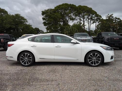 2018 Kia Cadenza Technology