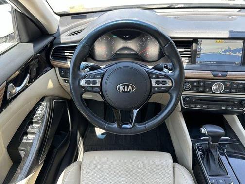 2018 Kia Cadenza Technology