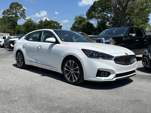 2018 Kia Cadenza Technology