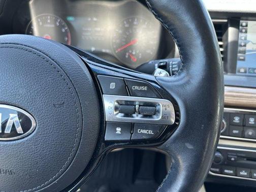 2018 Kia Cadenza Technology