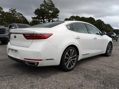 2018 Kia Cadenza Technology