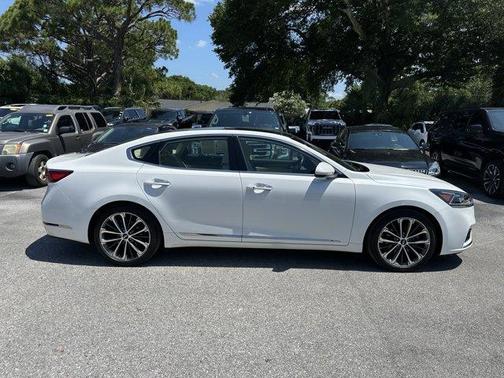 2018 Kia Cadenza Technology
