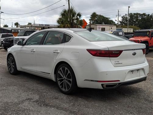 2018 Kia Cadenza Technology