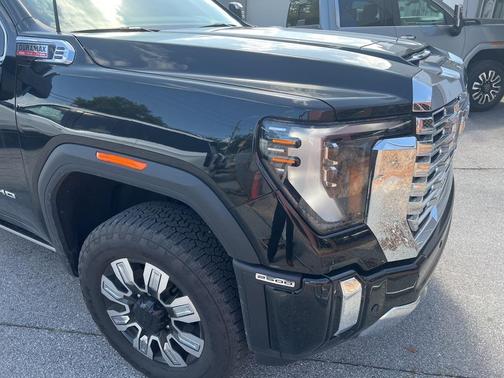 2024 GMC Sierra 2500 Denali