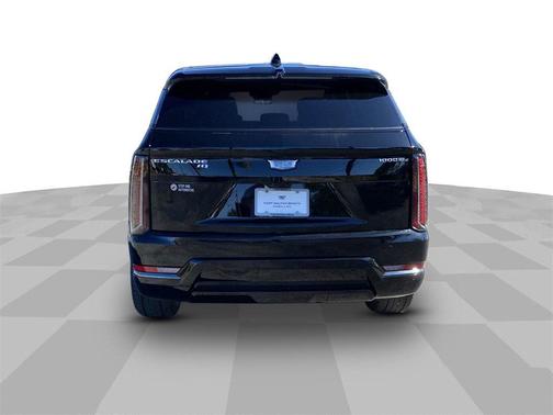 2025 Cadillac Escalade IQ Sport 2