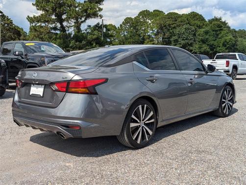 2022 Nissan Altima 2.5 SR