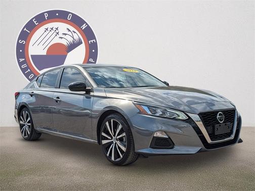 2022 Nissan Altima 2.5 SR