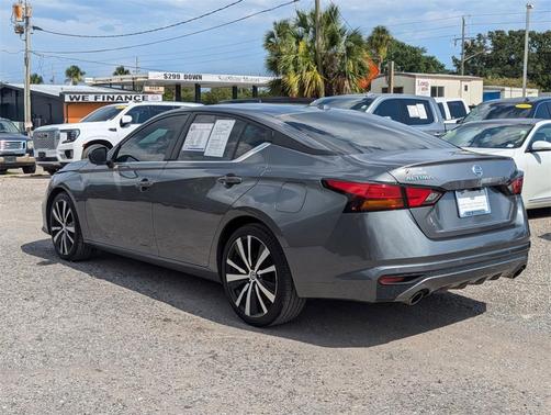 2022 Nissan Altima 2.5 SR