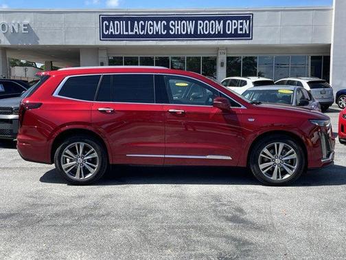 2025 Cadillac XT6 Premium Luxury FWD