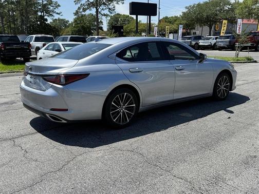2022 Lexus ES 350 Base