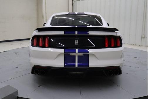 2016 Ford Shelby GT350 Base