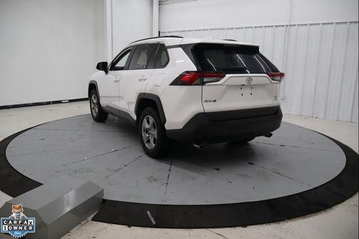 Ice Cap 2024 Toyota RAV4 XLE