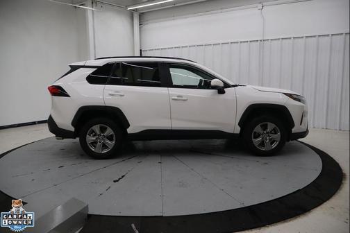 Ice Cap 2024 Toyota RAV4 XLE