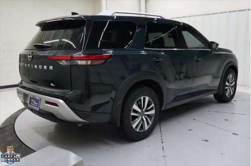 2024 Nissan Pathfinder SL FWD