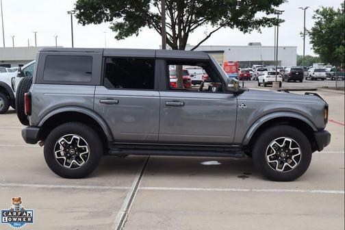 CARBONIZED GRAY METALLIC 2024 Ford Bronco Outer Banks