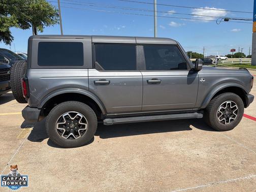 CARBONIZED GRAY METALLIC 2024 Ford Bronco Outer Banks