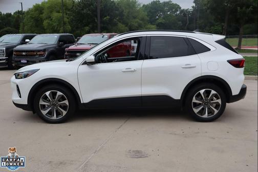 STAR WHITE METALLIC TRI-COAT 2023 Ford Escape Platinum