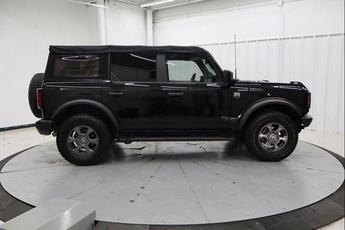 SHADOW BLACK 2022 Ford Bronco Big Bend