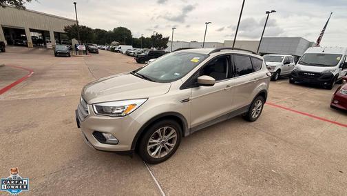 WHITE GOLD METALLIC 2018 Ford Escape SE