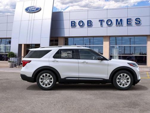 Star White Metallic Tri-Coat 2027 Ford Explorer Platinum