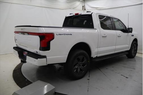2025 Ford F-150 Lightning LARIAT