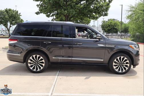 STARLIGHT GRAY METALLIC PC 2024 Lincoln Navigator Reserve