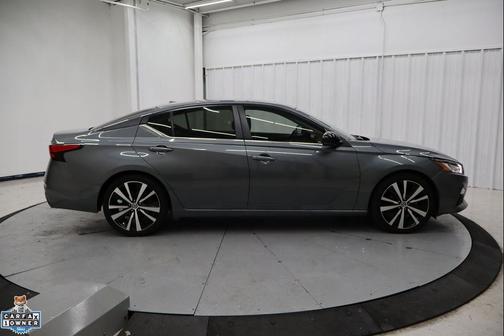 2020 Nissan Altima SR FWD