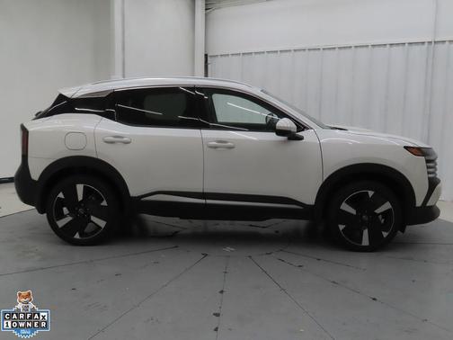Aspen White Tricoat 2025 Nissan Kicks SR