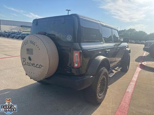 SHADOW BLACK 2024 Ford Bronco Wildtrak